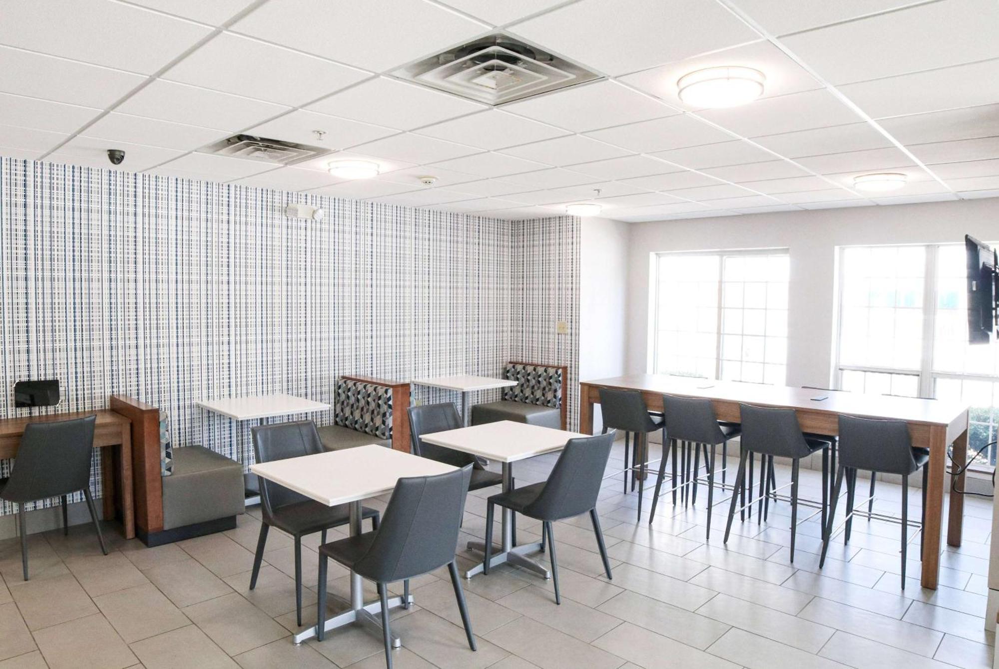 Microtel Inn & Suites By Wyndham Charlotte/Northlake Exterior photo